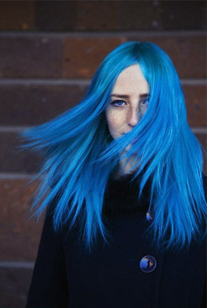 Cheveux Bleus-Blue Hair, lecoloriste